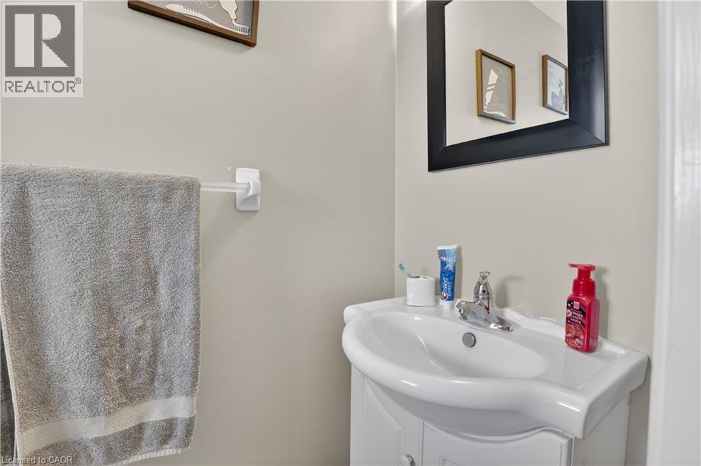 742 ANGLER Way, Waterloo, Ontario, N2K4L7 — Photo 6