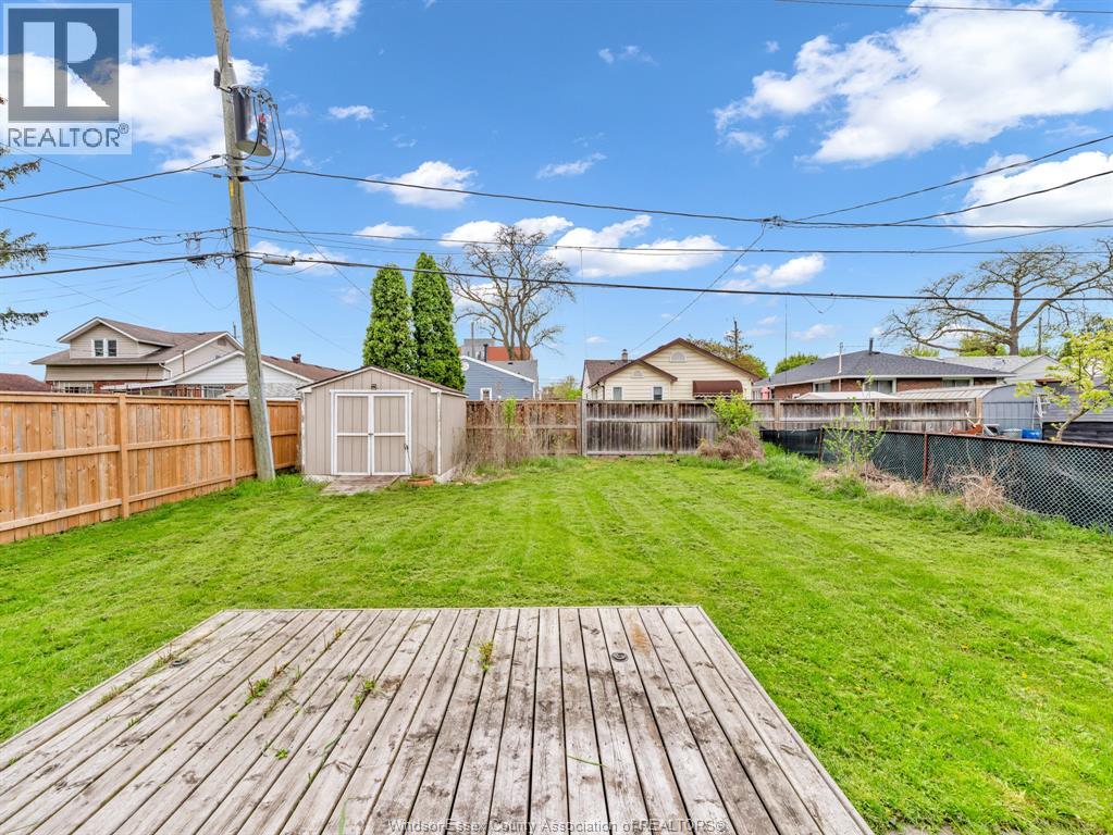 3748 WHITNEY, Windsor, Ontario, N9C2C4 — Photo 10