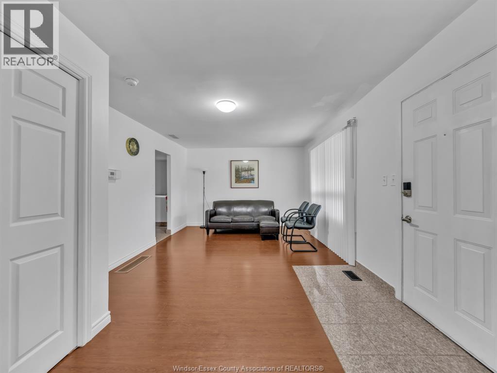 3748 WHITNEY, Windsor, Ontario, N9C2C4 — Photo 11