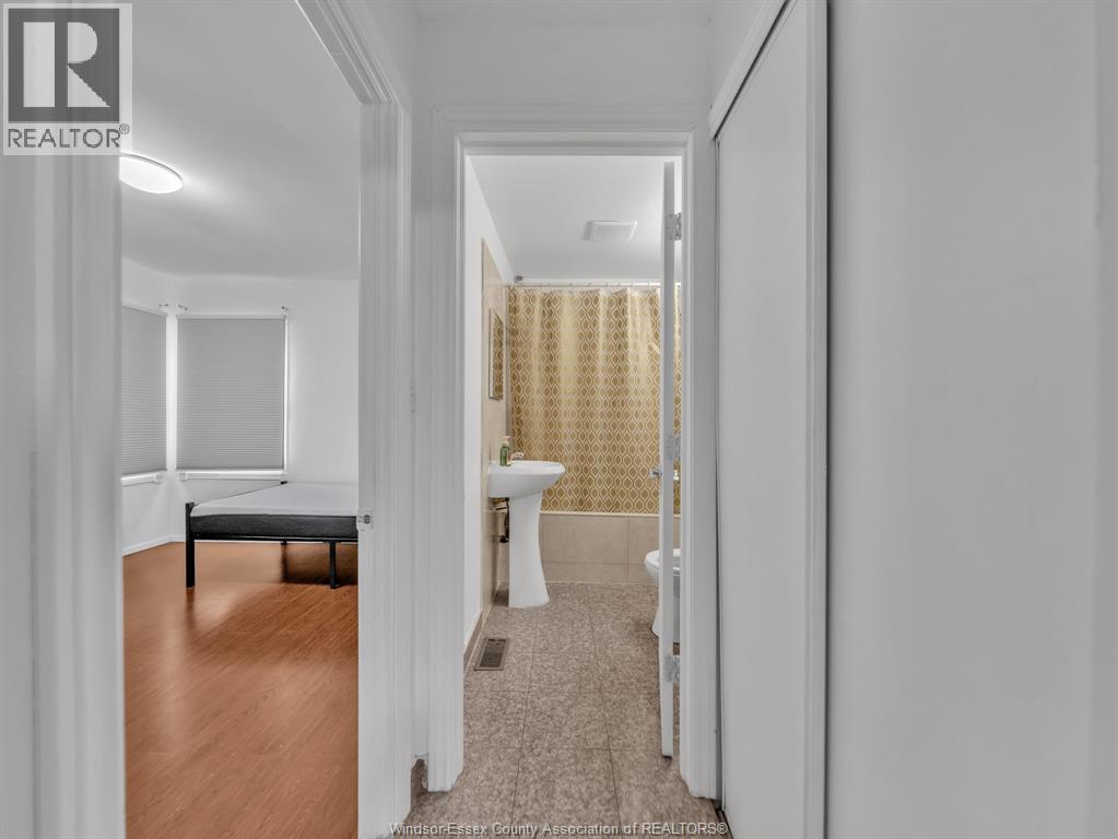 3748 WHITNEY, Windsor, Ontario, N9C2C4 — Photo 18