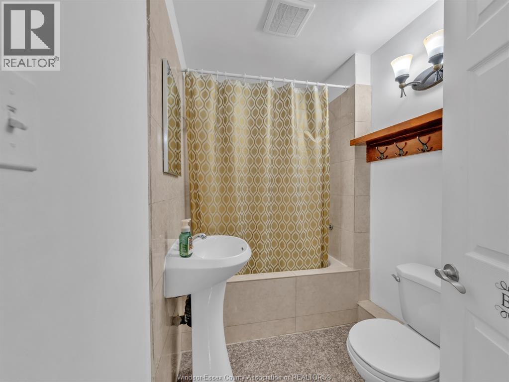 3748 WHITNEY, Windsor, Ontario, N9C2C4 — Photo 19