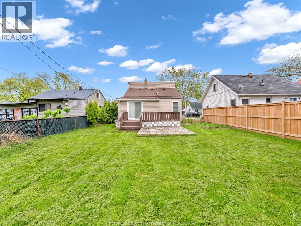 3748 WHITNEY, Windsor, Ontario, N9C2C4 — Photo 7