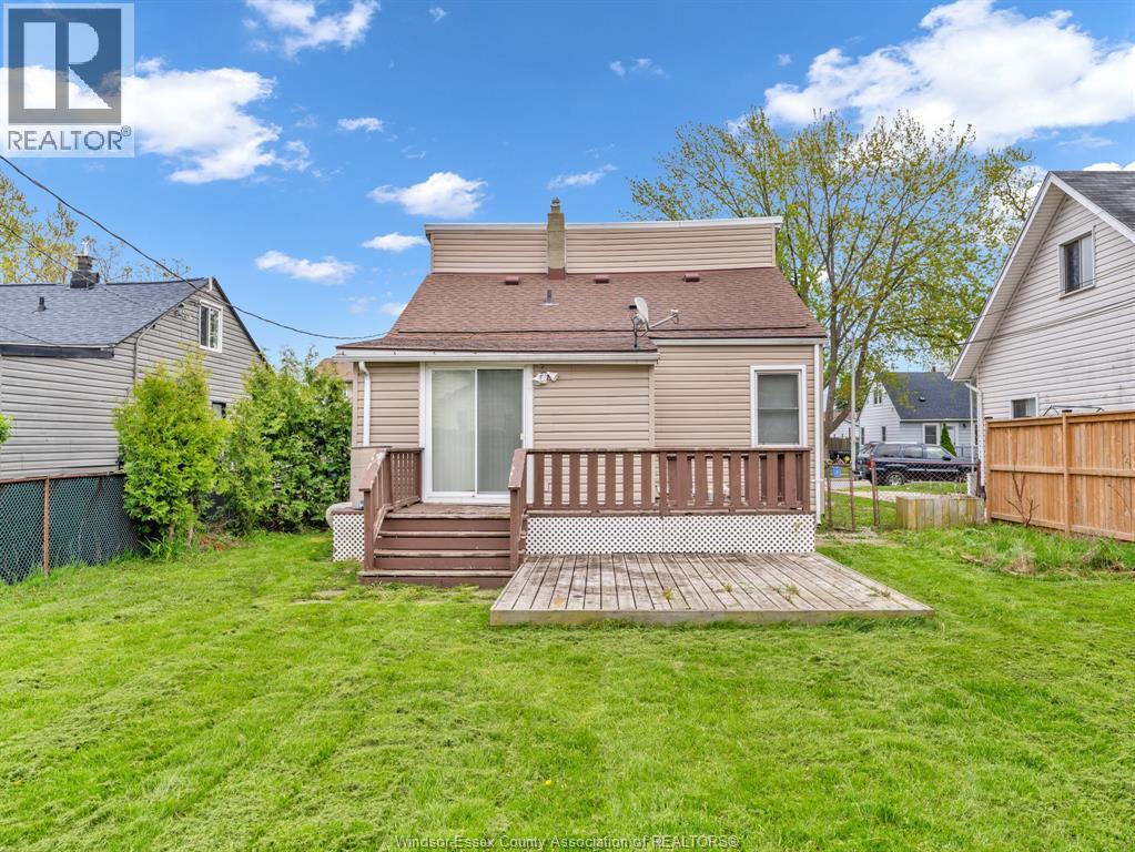 3748 WHITNEY, Windsor, Ontario, N9C2C4 — Photo 8