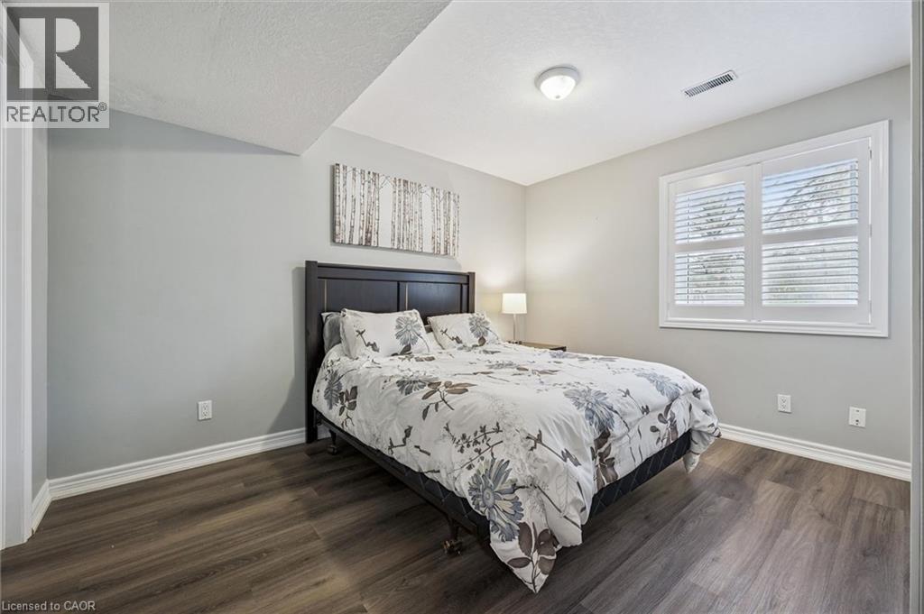 79 FAIRLAKE Drive, Cambridge, Ontario, N1S4Z4 — Photo 29