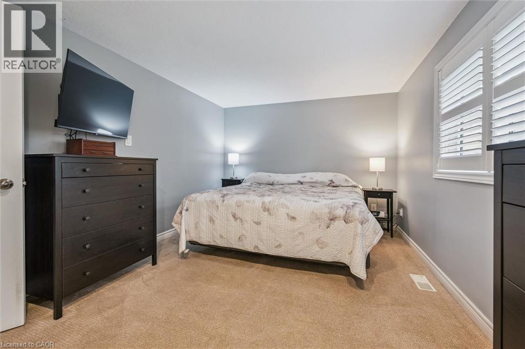 79 FAIRLAKE Drive, Cambridge, Ontario, N1S4Z4 — Photo 32