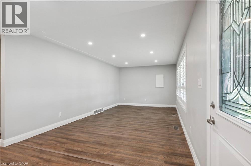 23 TERRANCE Drive Unit# UPPER, Brantford, Ontario, N3R3G2 — Photo 5