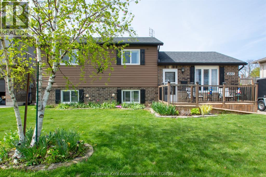 227 Bristol DRIVE, Chatham, Ontario, N7M6K9 — Photo 2