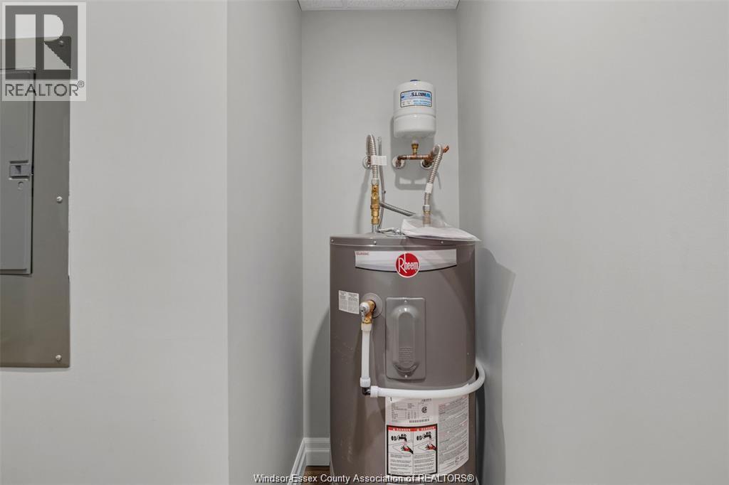 728 BROWNSTONE Unit# 301, Lakeshore, Ontario, N9K0C4 — Photo 11