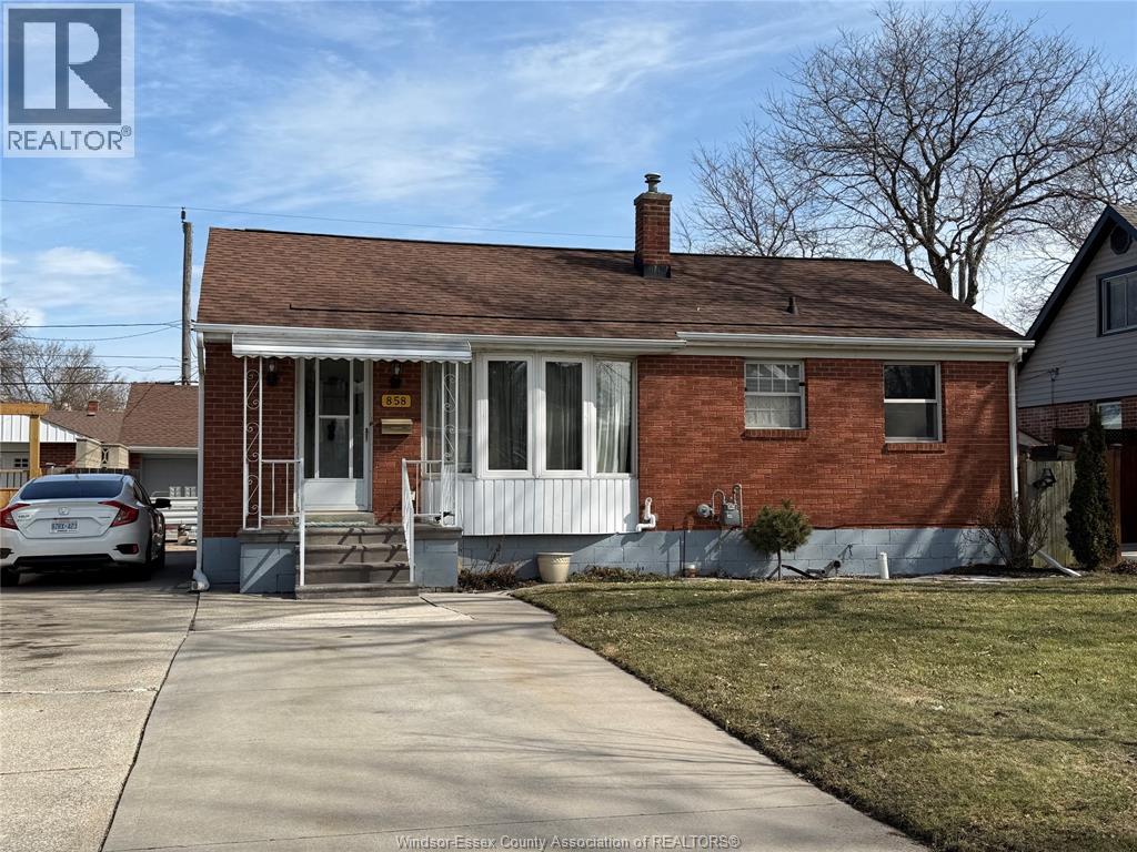 858 LAPORTE, Windsor, Ontario, N8S3R4 — Photo 2
