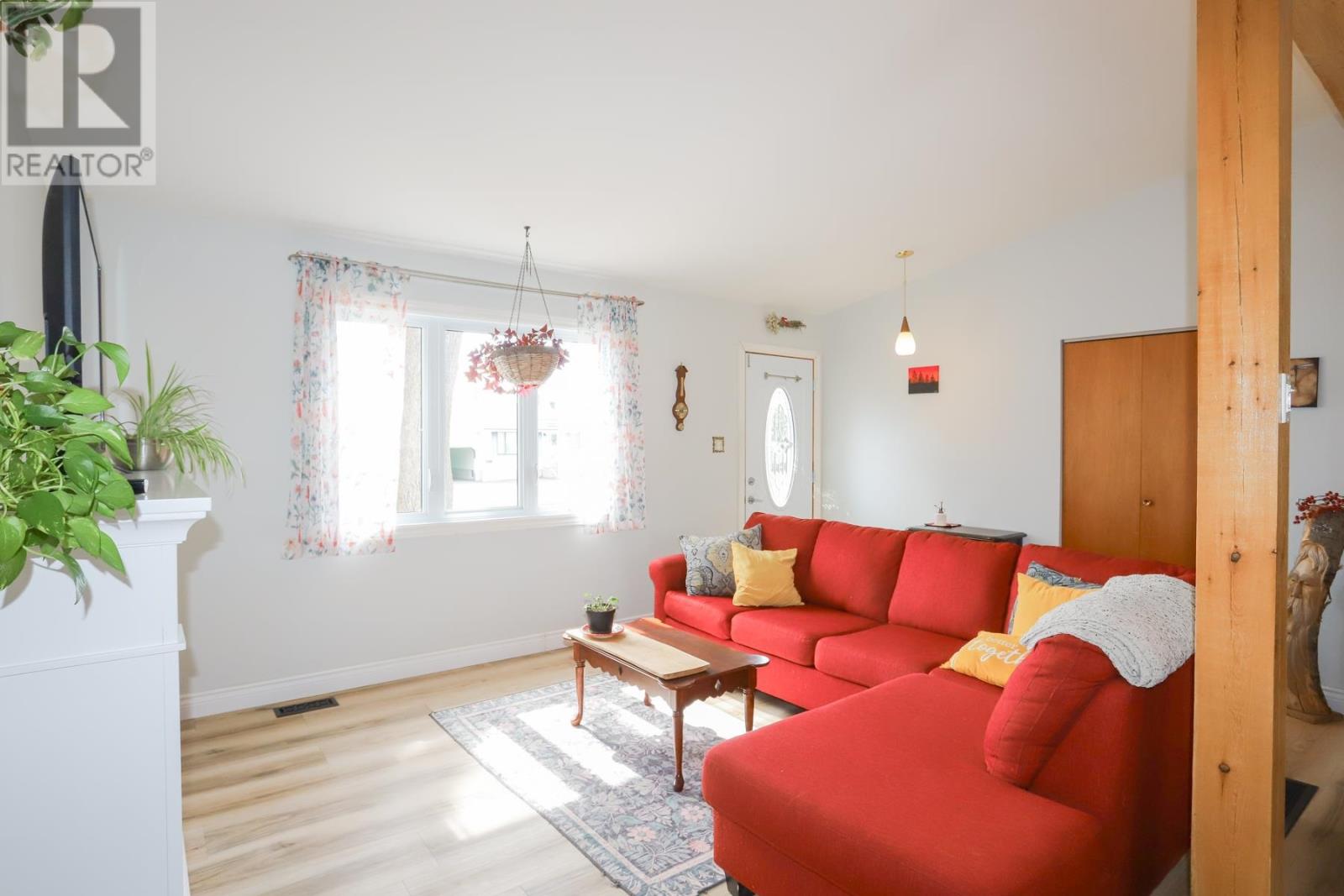 154 Ashgrove AVE, Sault Ste. Marie, Ontario, P6A4X2 — Photo 4