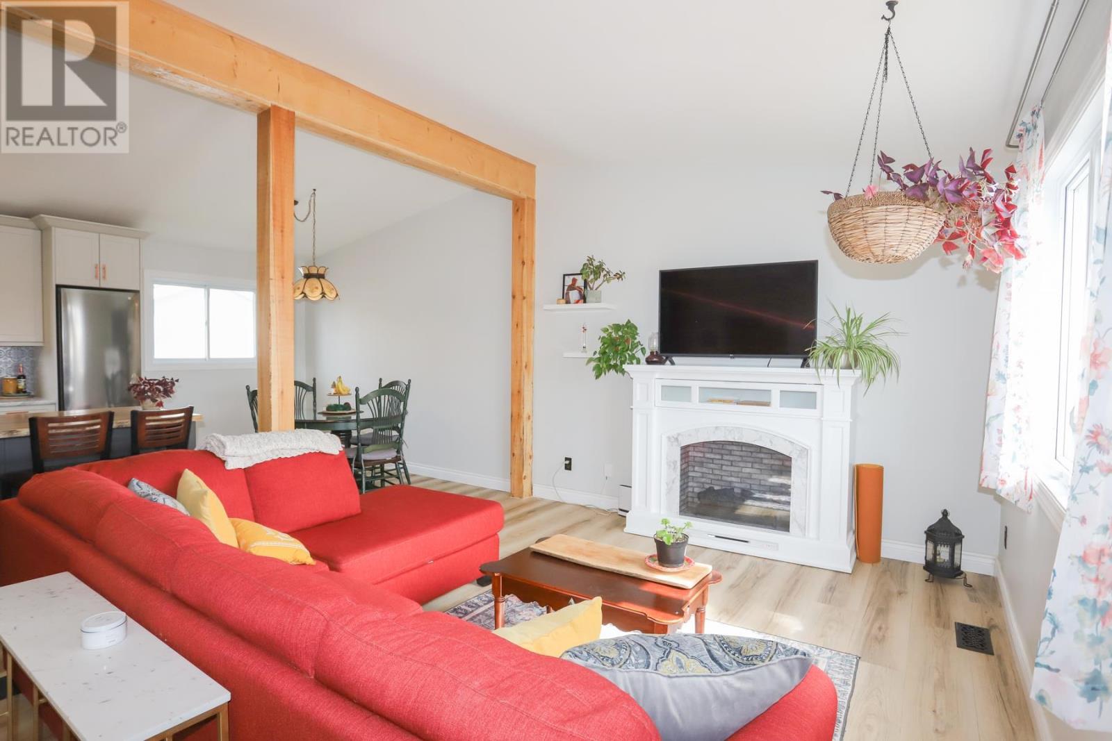 154 Ashgrove AVE, Sault Ste. Marie, Ontario, P6A4X2 — Photo 6