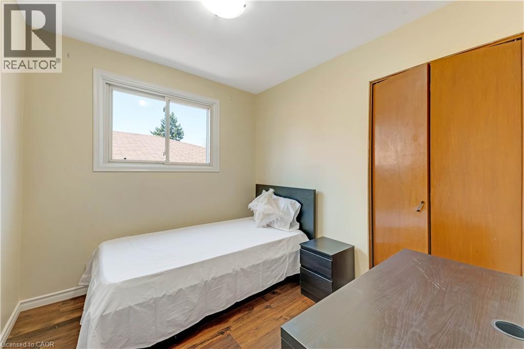 402 LAKEVIEW Drive, Waterloo, Ontario, N2L4Z6 — Photo 12