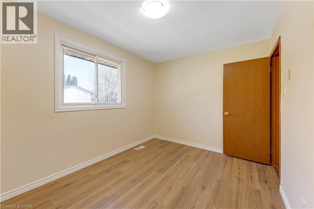 402 LAKEVIEW Drive, Waterloo, Ontario, N2L4Z6 — Photo 22
