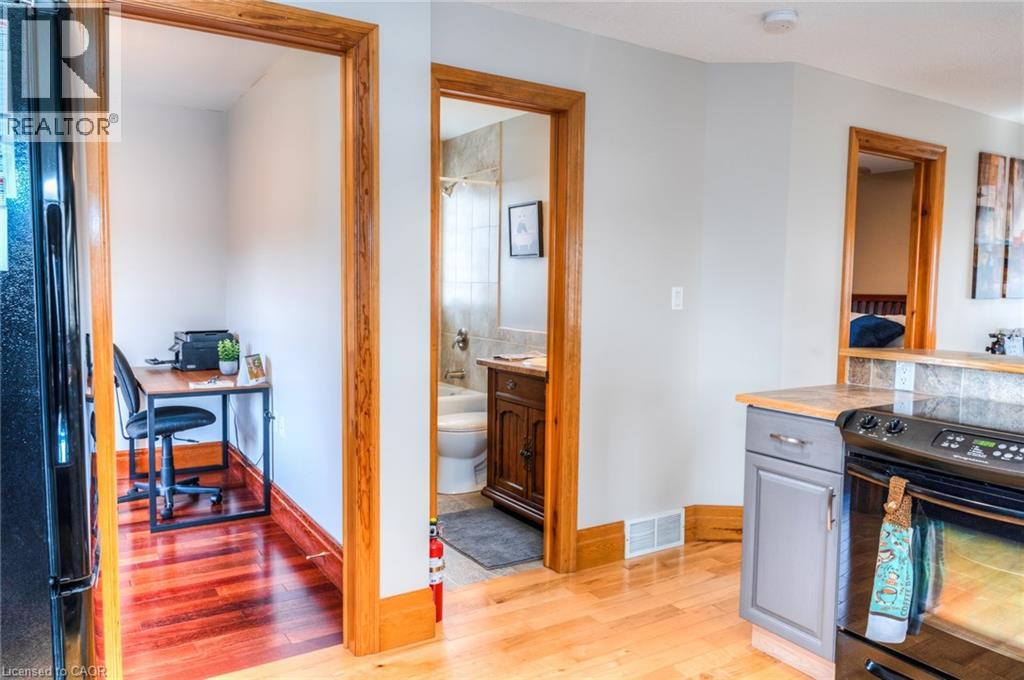 46 2 Avenue, Kitchener, Ontario, N2C1N5 — Photo 15