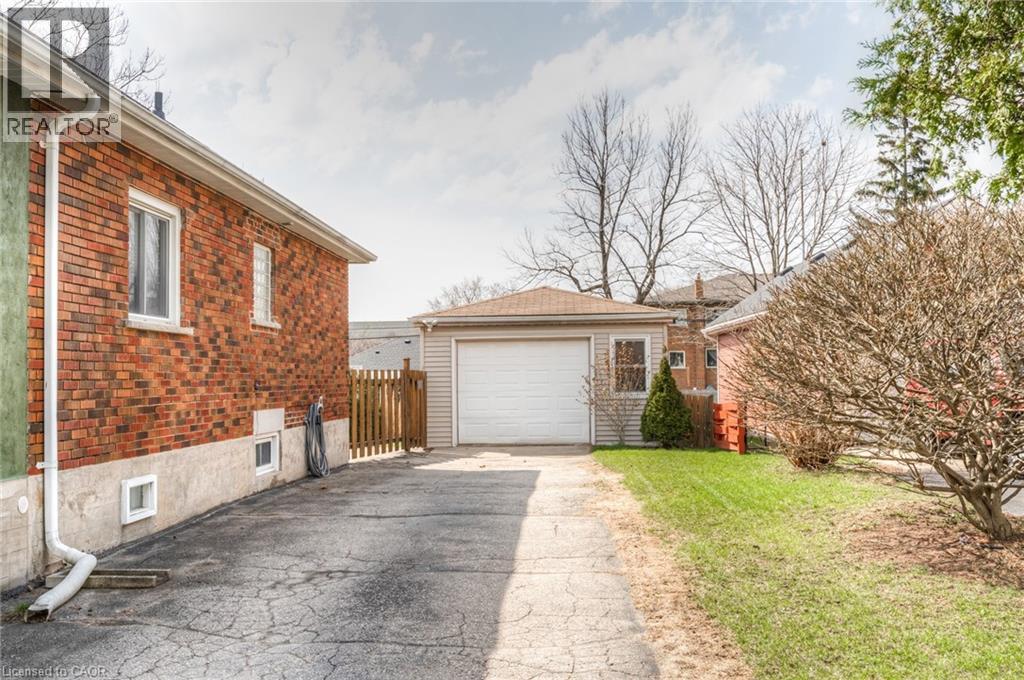 46 2 Avenue, Kitchener, Ontario, N2C1N5 — Photo 4