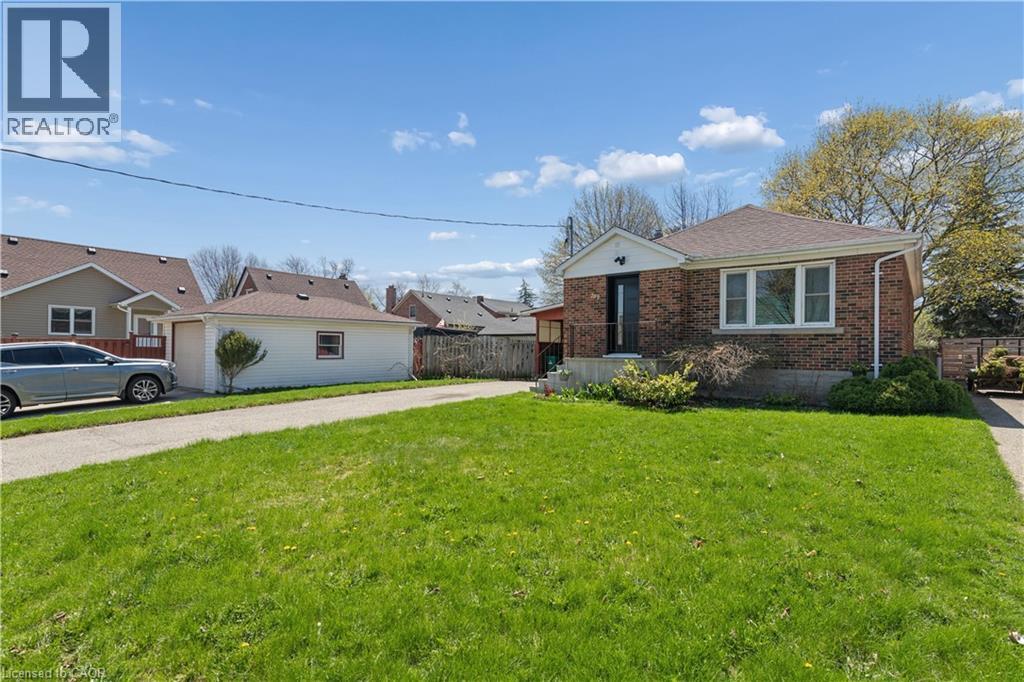 209 BEDFORD Road, Kitchener, Ontario, N2G3A5 — Photo 2