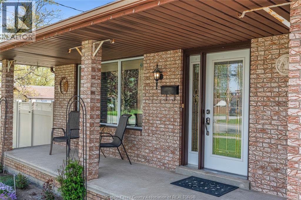 1404 SHAWNEE ROAD, Tecumseh, Ontario, N8N1S2 — Photo 3