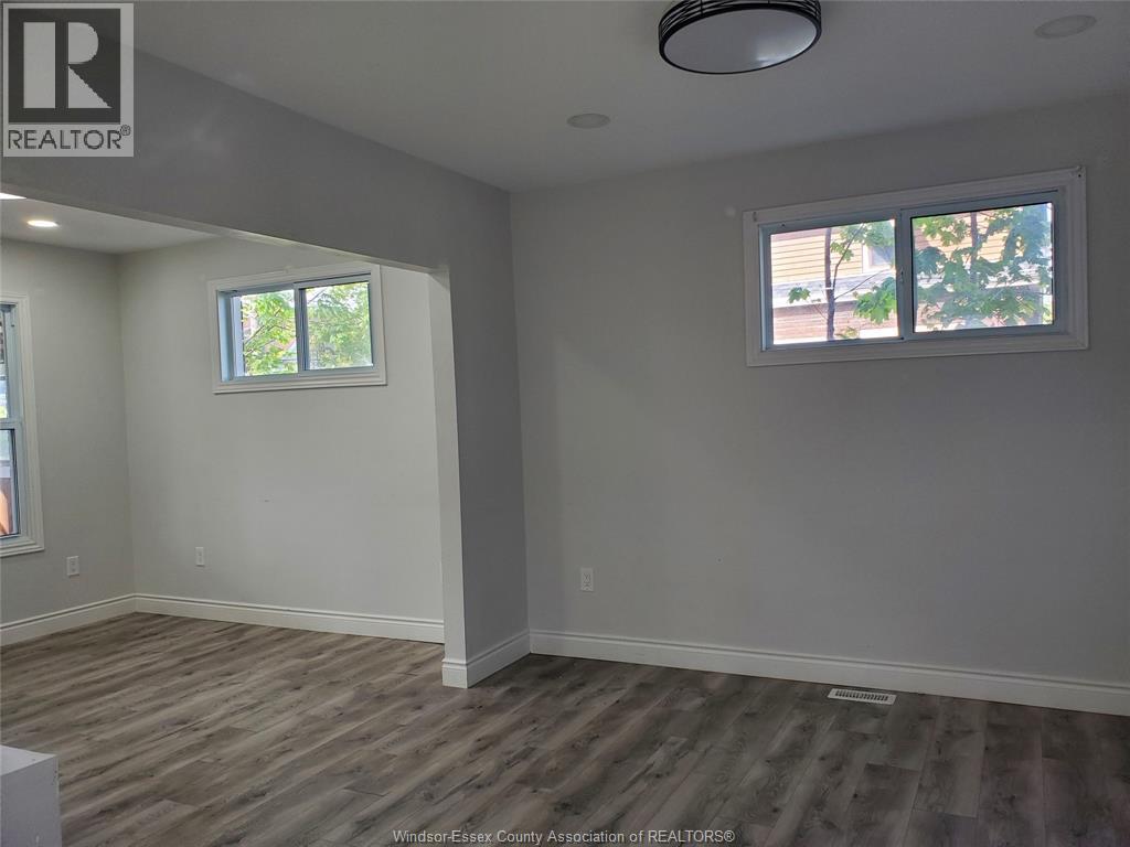 348 CAROLINE, Windsor, Ontario, N9A6A4 — Photo 6