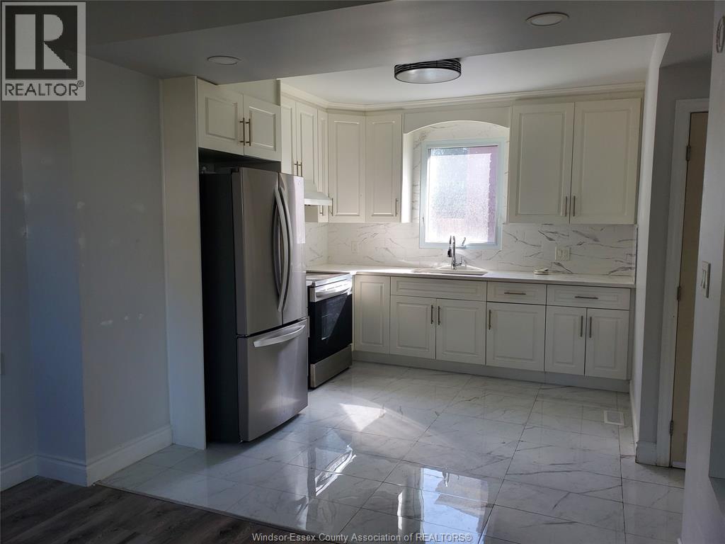 348 CAROLINE, Windsor, Ontario, N9A6A4 — Photo 8