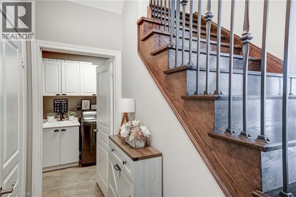 23 MCKNIGHT Avenue, Waterdown, Ontario, L8B0R5 — Photo 15