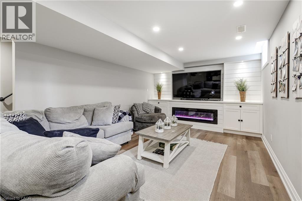 23 MCKNIGHT Avenue, Waterdown, Ontario, L8B0R5 — Photo 28