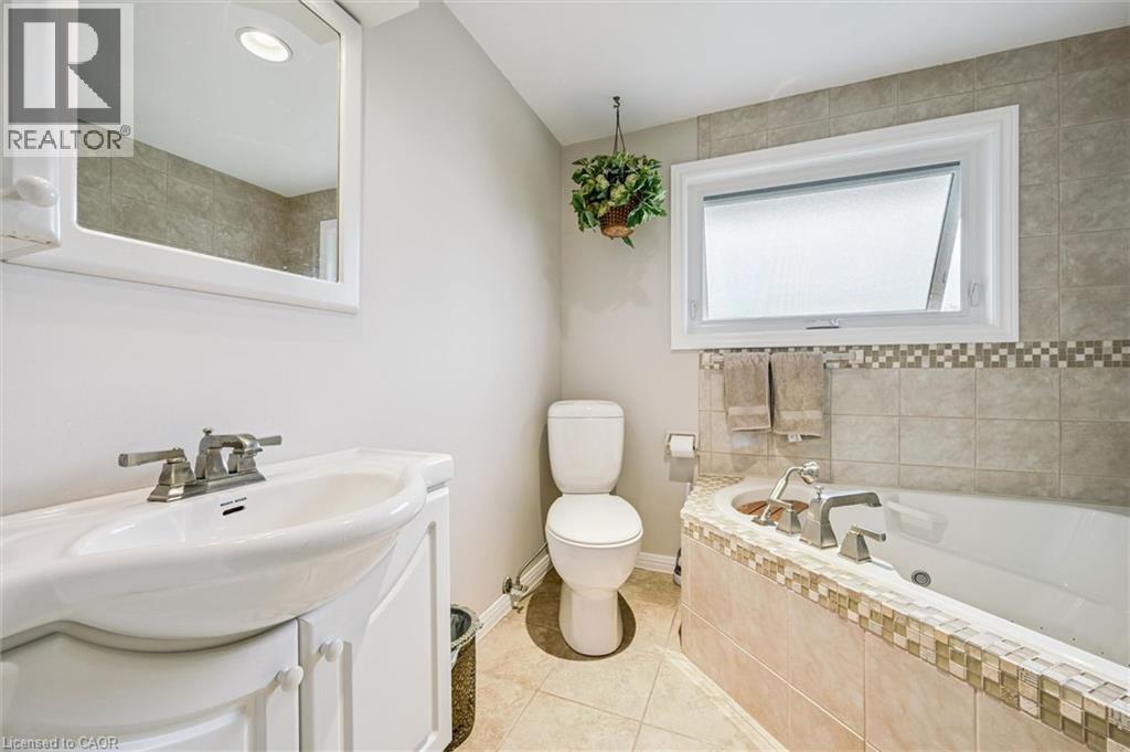 42 TRAILVIEW Drive, Kitchener, Ontario, N2N1V9 — Photo 24