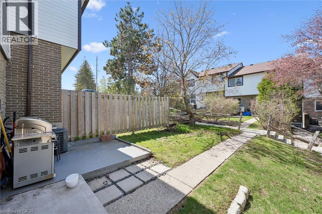 385 PIONEER Drive Unit# 5, Kitchener, Ontario, N2P1L8 — Photo 3