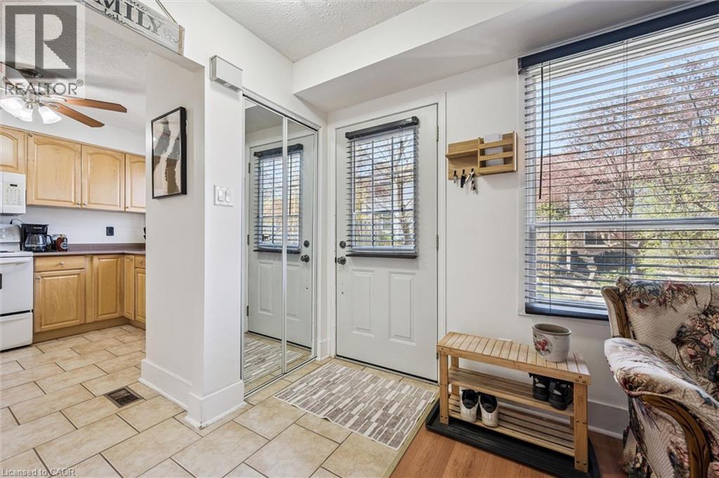 385 PIONEER Drive Unit# 5, Kitchener, Ontario, N2P1L8 — Photo 4
