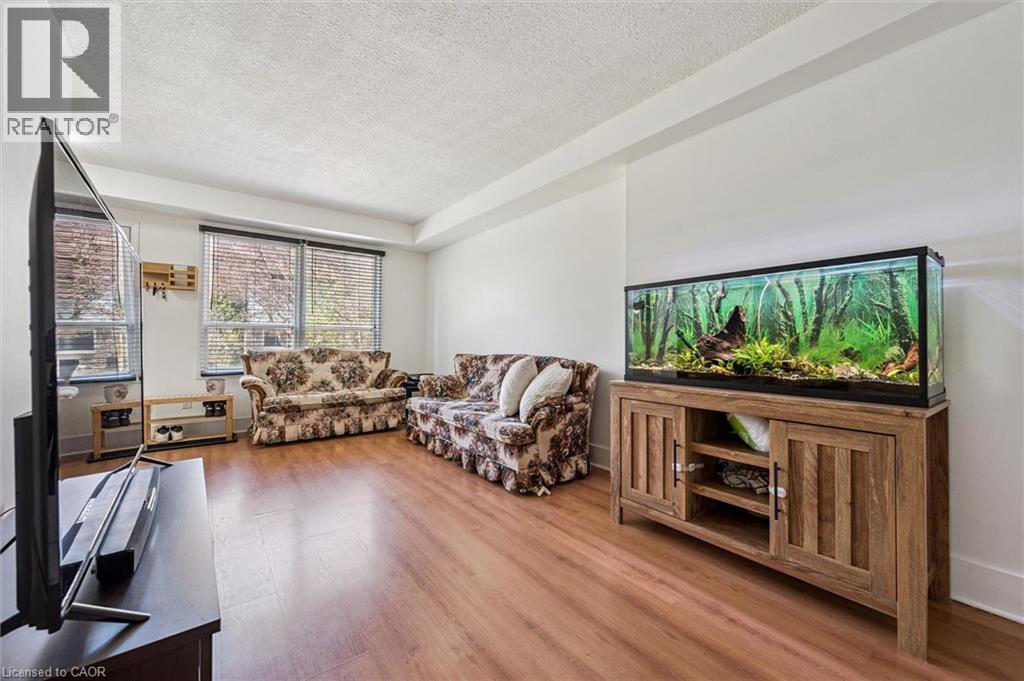 385 PIONEER Drive Unit# 5, Kitchener, Ontario, N2P1L8 — Photo 6