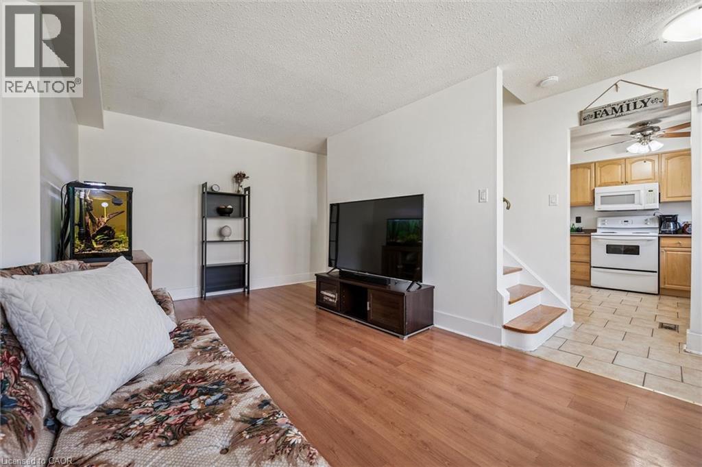 385 PIONEER Drive Unit# 5, Kitchener, Ontario, N2P1L8 — Photo 7