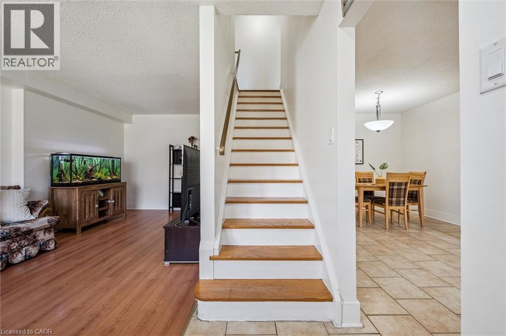 385 PIONEER Drive Unit# 5, Kitchener, Ontario, N2P1L8 — Photo 8