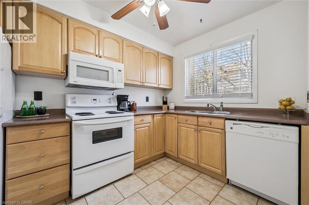 385 PIONEER Drive Unit# 5, Kitchener, Ontario, N2P1L8 — Photo 9