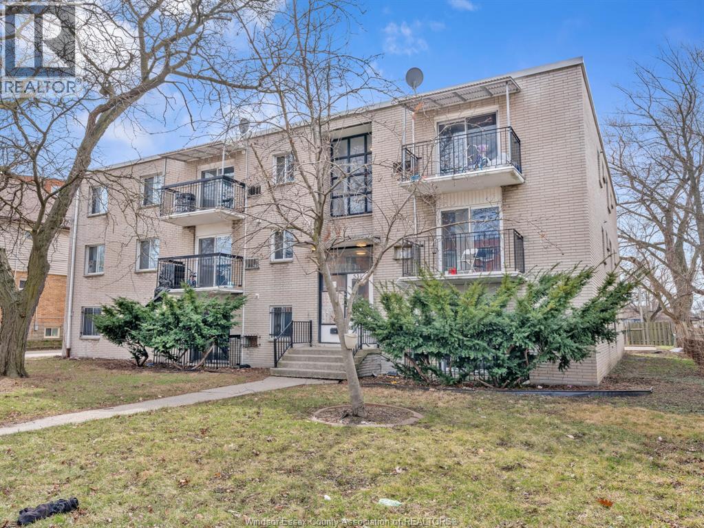 531 MILL STREET, Windsor, Ontario, N9C2R7 — Photo 2