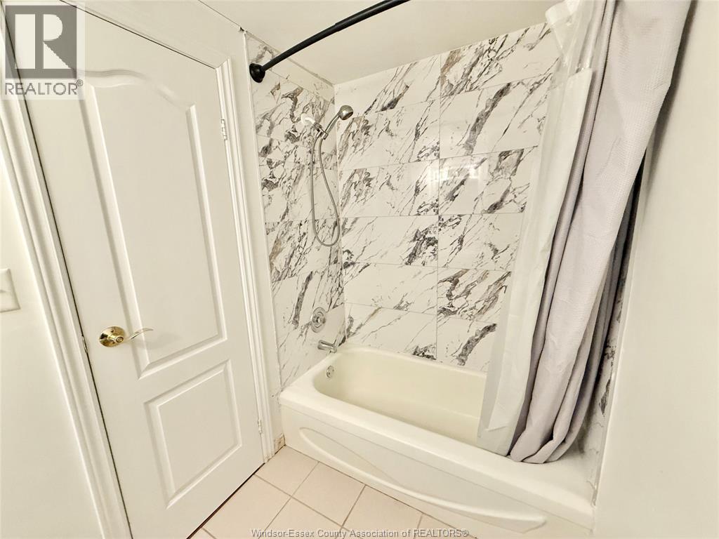 10664 ATWATER CRESCENT Unit# MAIN, Windsor, Ontario, N8N2T1 — Photo 17
