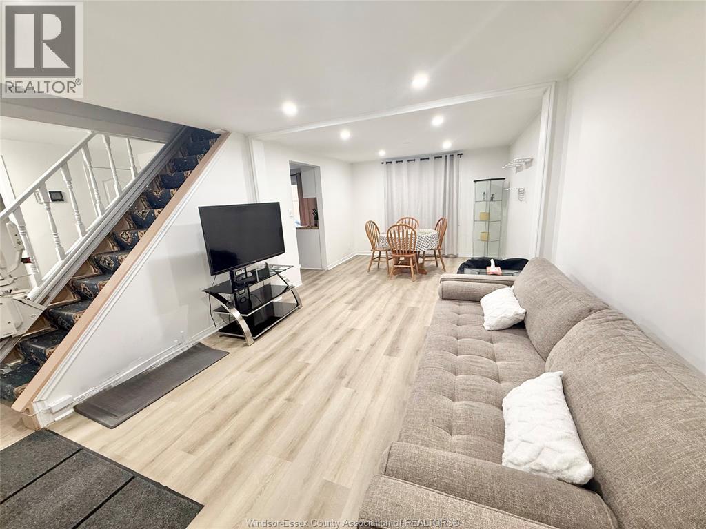 10664 ATWATER CRESCENT Unit# MAIN, Windsor, Ontario, N8N2T1 — Photo 3