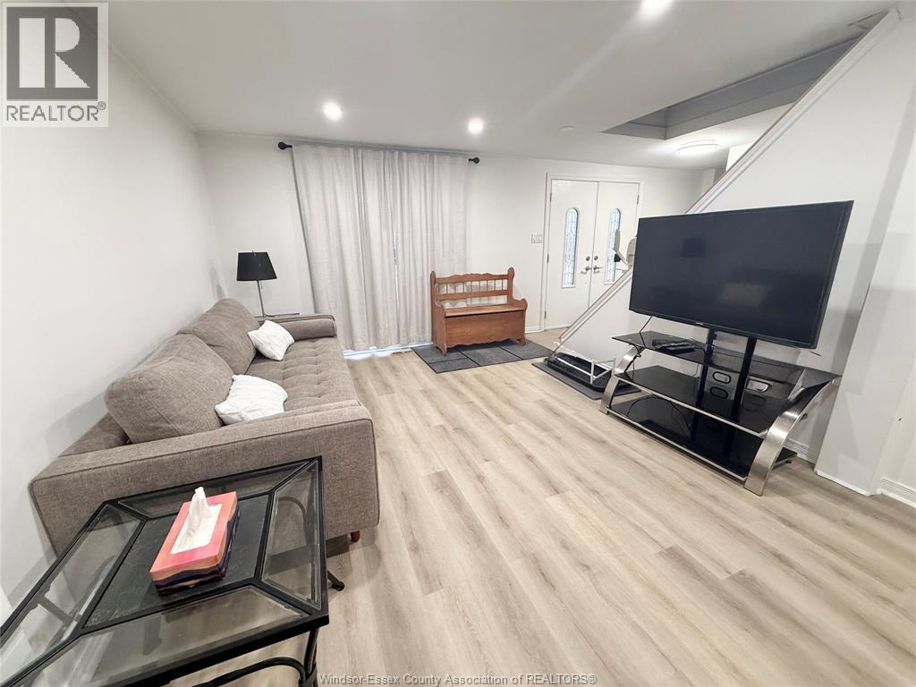10664 ATWATER CRESCENT Unit# MAIN, Windsor, Ontario, N8N2T1 — Photo 4
