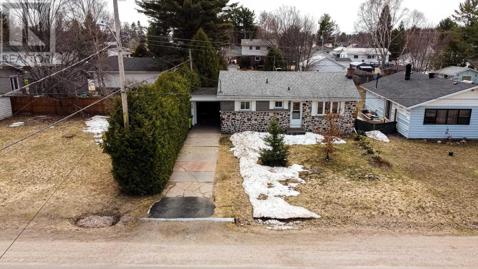 39 Lawson AVE, Sault Ste. Marie, Ontario, P6B4E8 — Photo 3