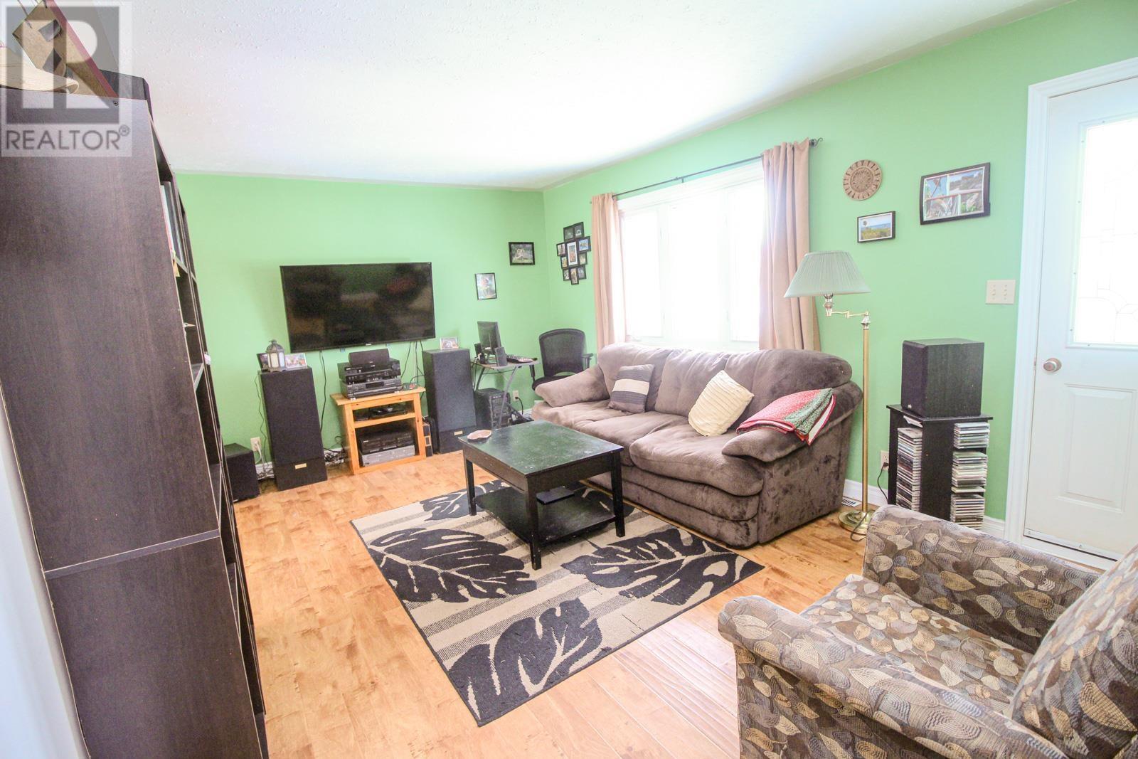 39 Lawson AVE, Sault Ste. Marie, Ontario, P6B4E8 — Photo 6