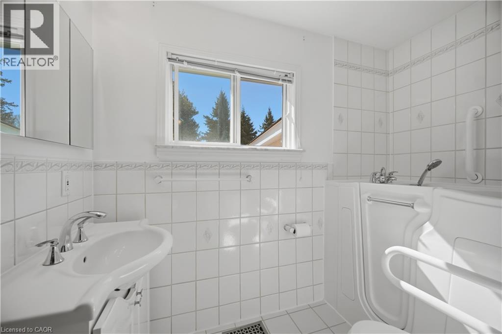 3 DONATA Drive, Mississauga, Ontario, L5M1T2 — Photo 18