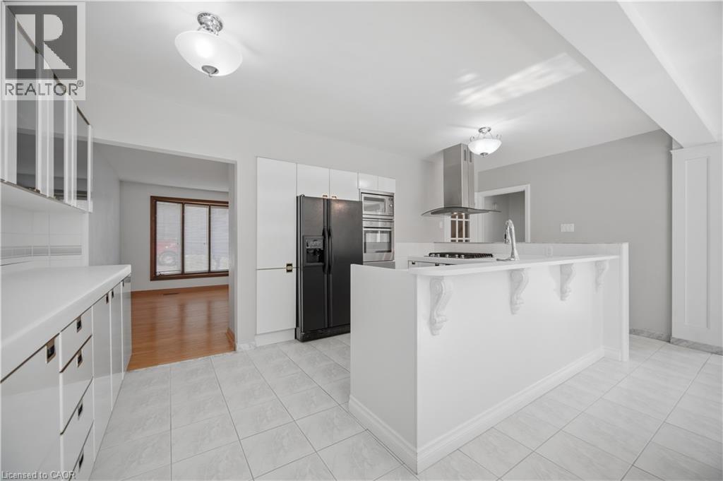 3 DONATA Drive, Mississauga, Ontario, L5M1T2 — Photo 7