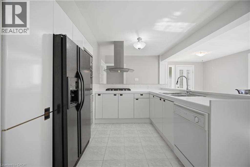 3 DONATA Drive, Mississauga, Ontario, L5M1T2 — Photo 8