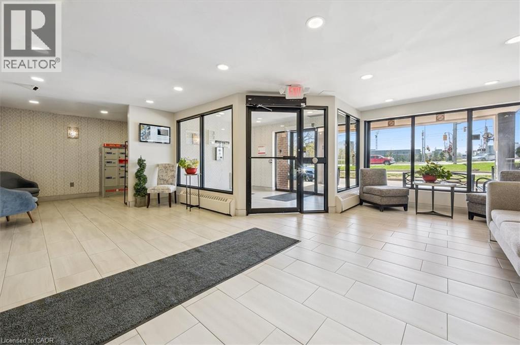 1100 COURTLAND Avenue E Unit# 302, Kitchener, Ontario, N2C2H9 — Photo 4