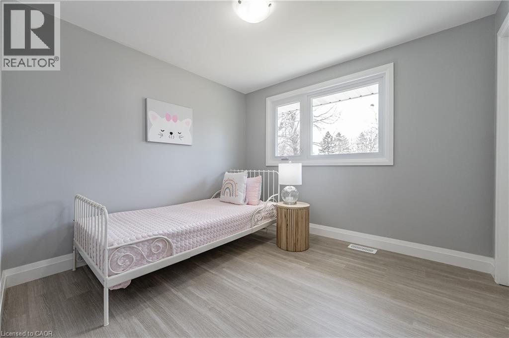 34 BRADLEY Drive, Kitchener, Ontario, N2A1K4 — Photo 17