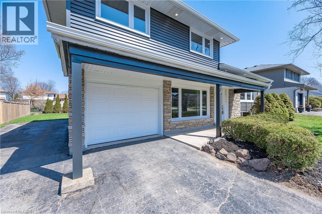 34 BRADLEY Drive, Kitchener, Ontario, N2A1K4 — Photo 2