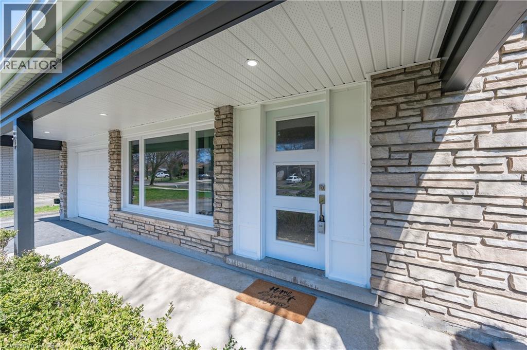 34 BRADLEY Drive, Kitchener, Ontario, N2A1K4 — Photo 3