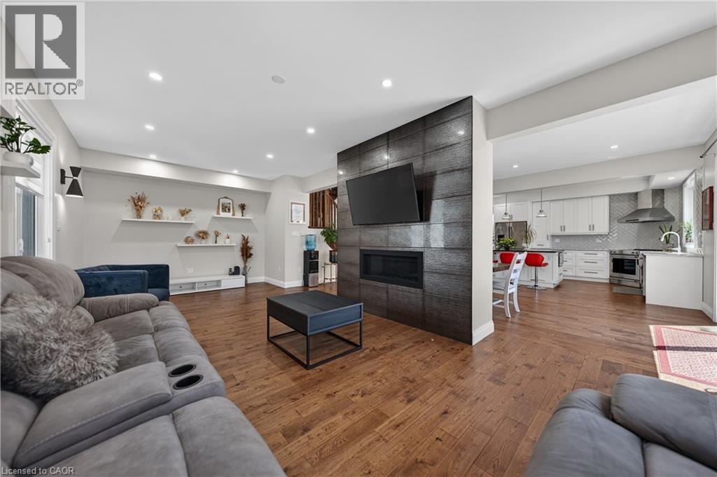 25 MACVILLE Avenue, Kitchener, Ontario, N2K1T2 — Photo 13