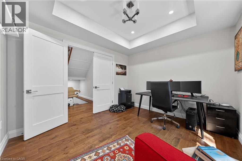 25 MACVILLE Avenue, Kitchener, Ontario, N2K1T2 — Photo 16