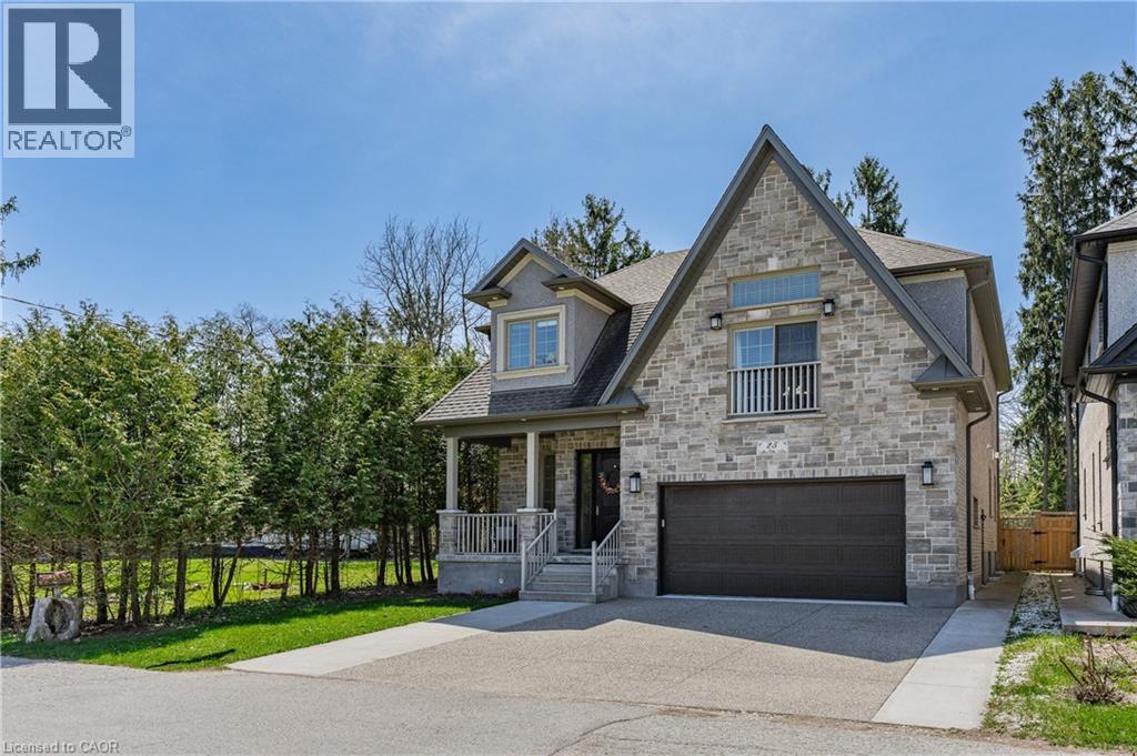 25 MACVILLE Avenue, Kitchener, Ontario, N2K1T2 — Photo 2