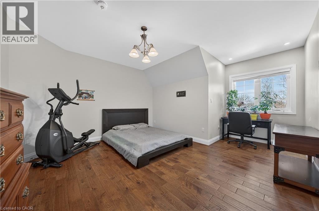 25 MACVILLE Avenue, Kitchener, Ontario, N2K1T2 — Photo 31