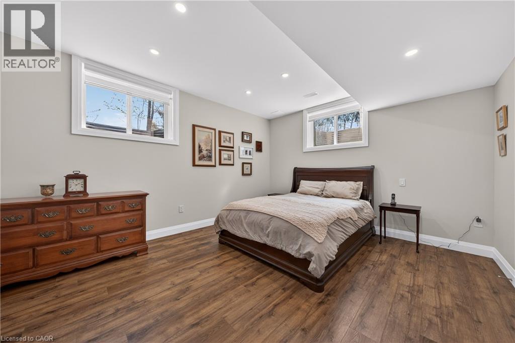 25 MACVILLE Avenue, Kitchener, Ontario, N2K1T2 — Photo 38